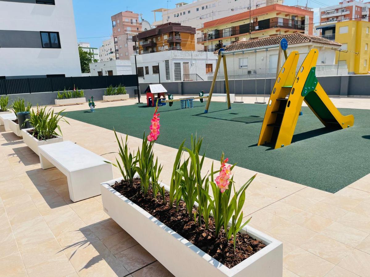 Apartamento Nuevo Junto Al Mar Con Plaza De Garaje!! Perfecto Para Familias Playa de Gandia Kültér fotó
